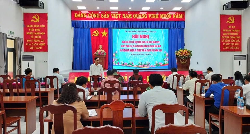 Phường Tây Nam tổ chức hội nghị đánh giá kết quả thực hiện công tác cải cách hành chính năm 2025