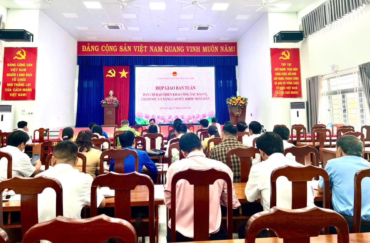 PHƯỜNG TÂY NAM HỌP ĐỊNH KỲ BAN CHỈ ĐẠO KHÁM SỨC KHỎE TOÀN DÂN, TẬP TRUNG ĐẨY NHANH TIẾN ĐỘ KHÁM CHO CÔNG NHÂN VÀ HỌC